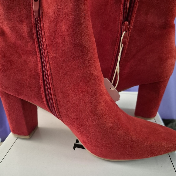 Women's Red Suede Ankle Boots Size 11 - Picture 5 of 8
